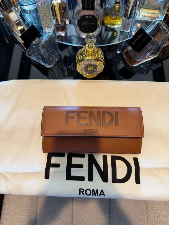 Fendi Cognac Leather Tote with Tortoiseshell Handles - Picture 5 of 7